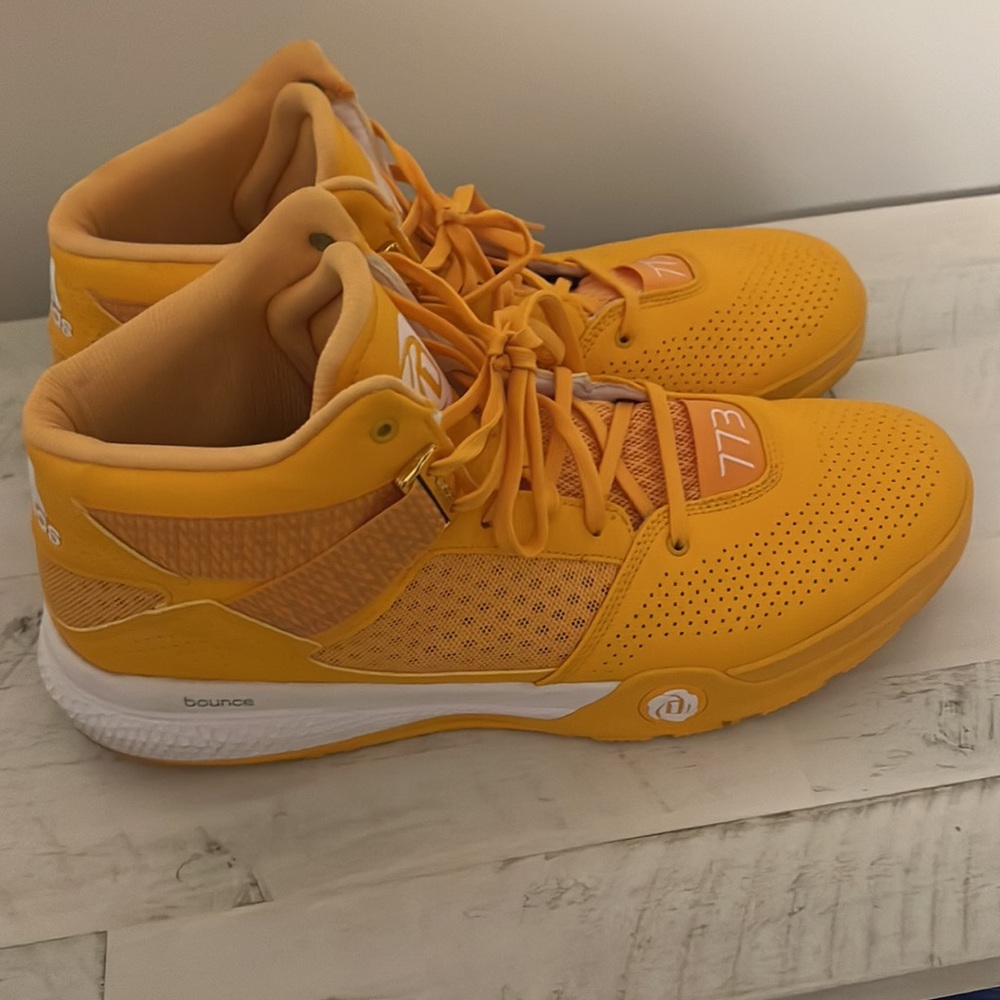 Men’s Adidas D Rose 773 IV Basketball Shoes - Picture 4 of 8
